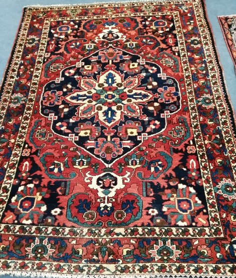 A Hamadan blue ground rug 184 x 120cm